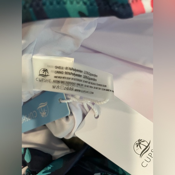 Cupshe Women's One Piece Swimsuit Floral Faux Skirt. 4X Plus Size NWT - Picture 5 of 7